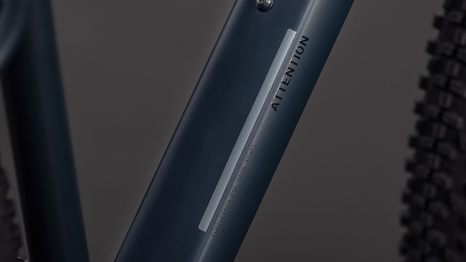 Bicicleta Cube Attention Pro night´n´black