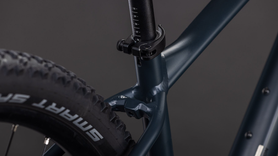 Bicicleta Cube Attention Pro night´n´black