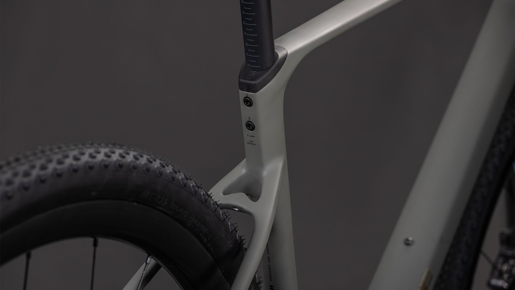 Bicicleta Cube Nuroad C:62 EX oldgrey´n´prism