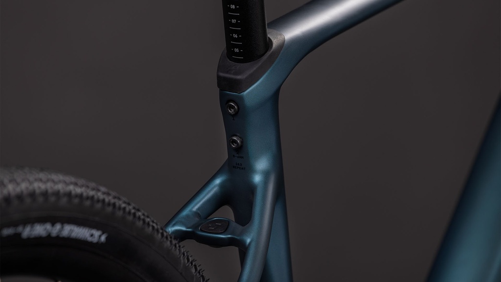 Bicicleta Cube Nuroad Race royalgreen´n´black