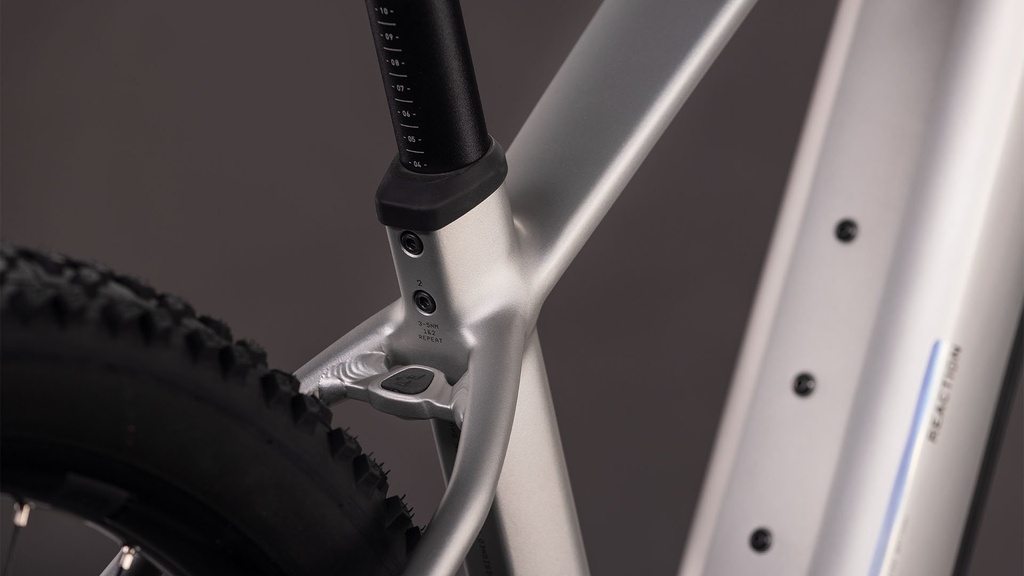 Bicicleta Cube Reaction Hybrid ONE 800 sleekgrey´n´prism